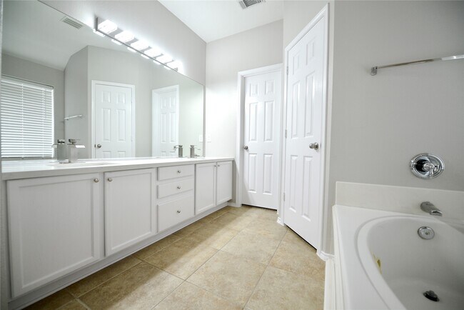 Building Photo - 3535 Cactus Creek Dr