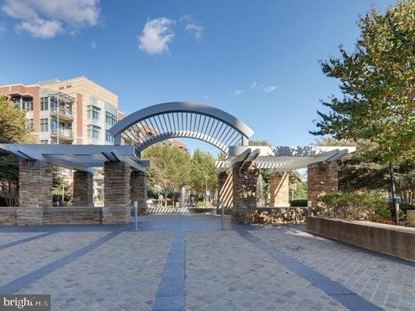 Building Photo - 8220 Crestwood Heights Dr