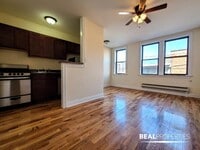 Building Photo - 0 bedroom in CHICAGO IL 60614