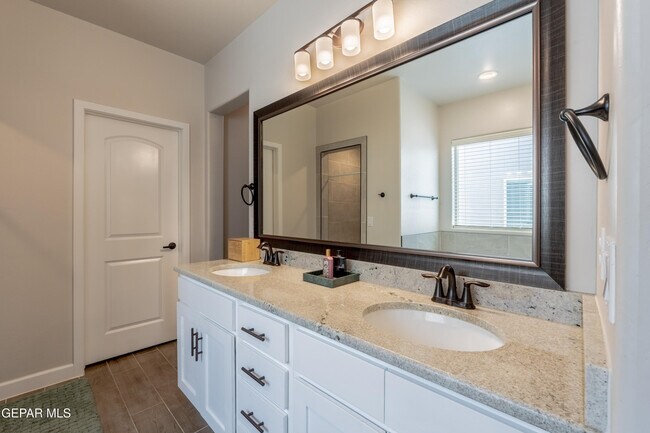 Building Photo - 828 Paseo Solar Dr