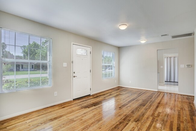 Building Photo - 1516 Story St