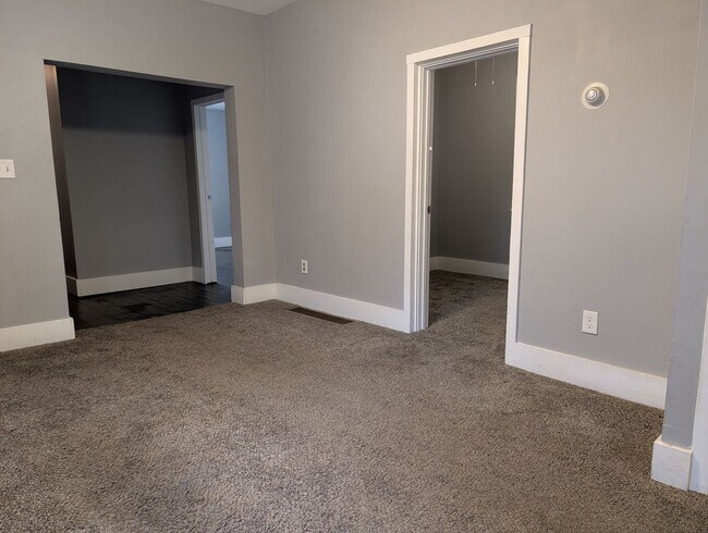 Building Photo - 1955 W 58th-Lower