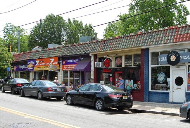 Building Photo - 486 Lakeshore Dr NE