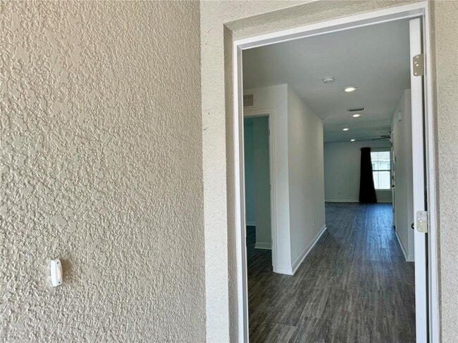 Building Photo - 4110 Targee Ave