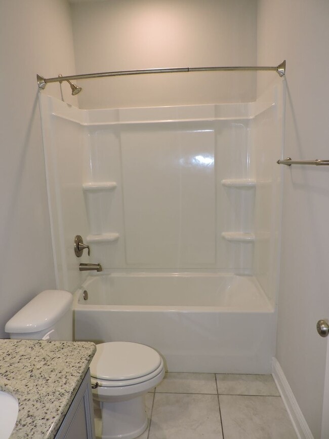 Building Photo - Beautiful home in gated community!