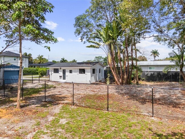 Building Photo - 14171 SW 37th Ct