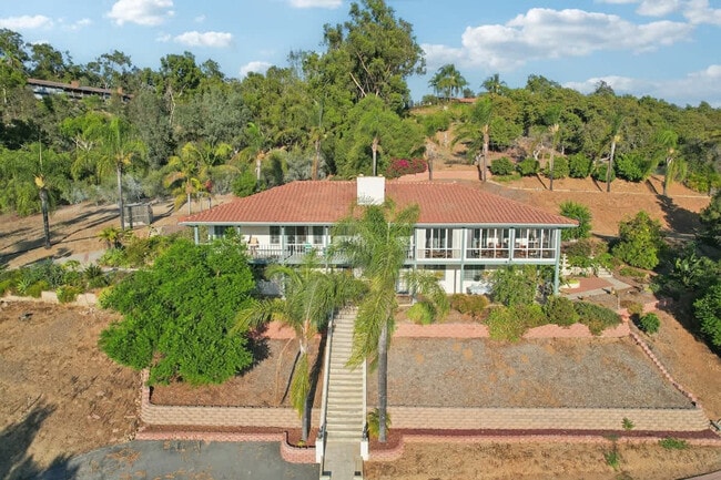 Building Photo - 2908 Lakemont Dr