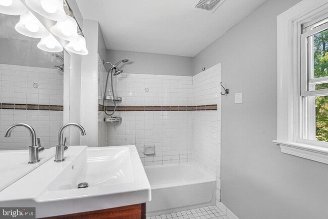 Building Photo - 8230 Gregory Dr