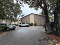 Building Photo - 404 75th Ave N