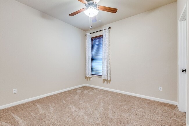 Building Photo - IMMACULATE 3bd/2ba/2gar/Office/Studay in Cobblestone Available NOW!