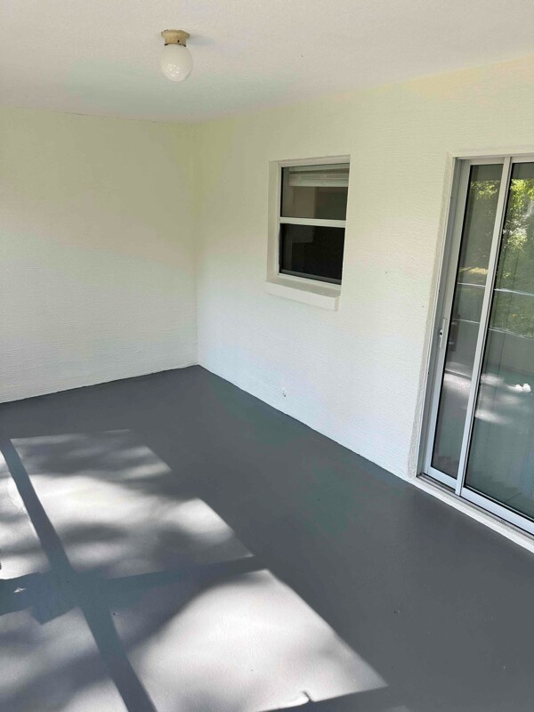 Building Photo - 160 Fenimore Ln