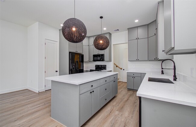 Building Photo - 4605 Edison St