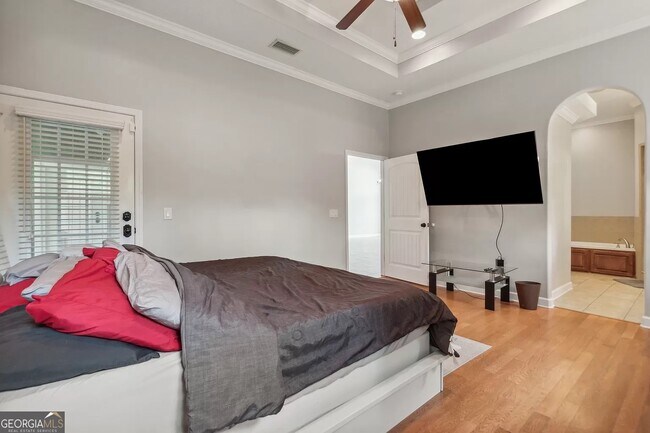 Building Photo - 124 Deerwood Village Dr