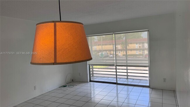 Building Photo - 20201 NE 29th Ct