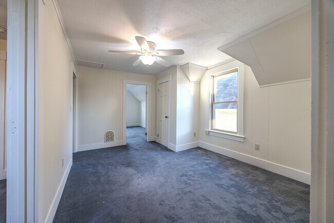 Building Photo - 354 Union Ave
