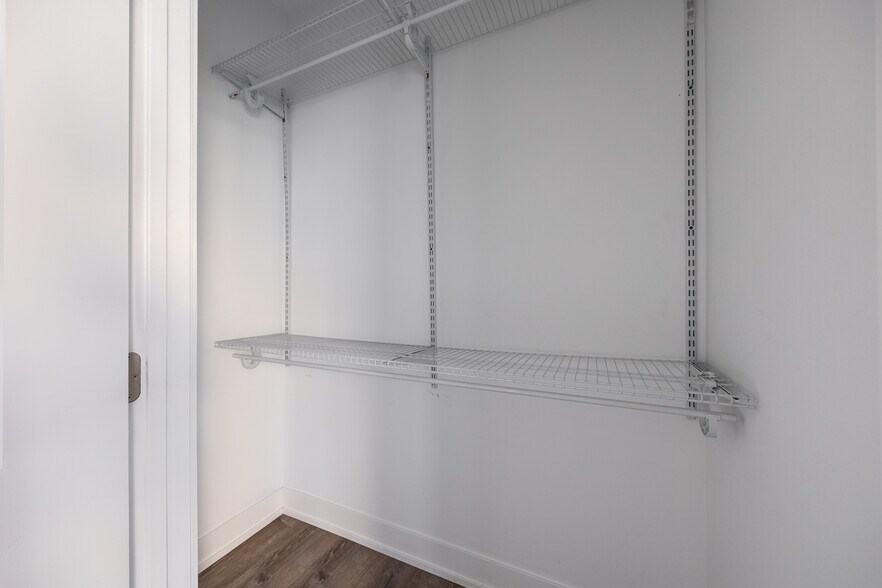 Building Photo - 6513 N Newgard Ave