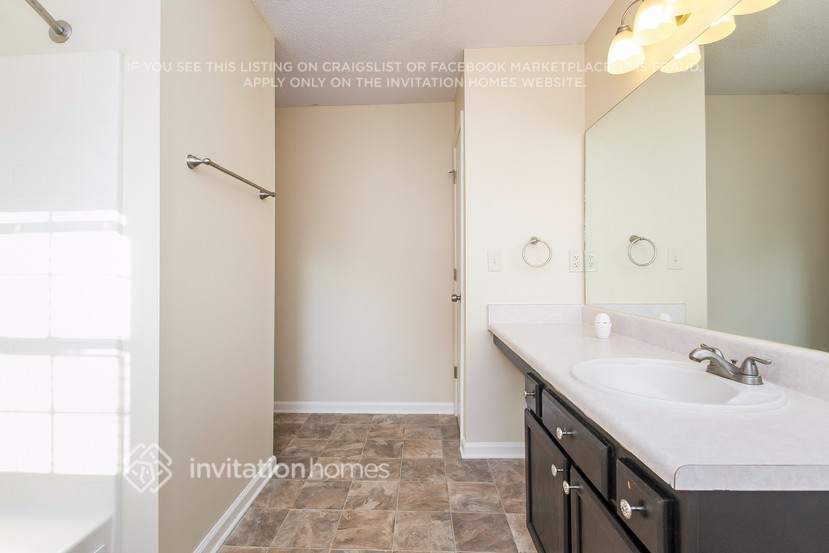 Building Photo - 4534 Rugosa Way