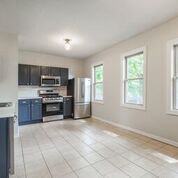 kitchen - 1734 N Franklin Pl