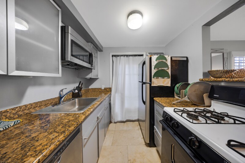 Building Photo - 759 Meridian Ave