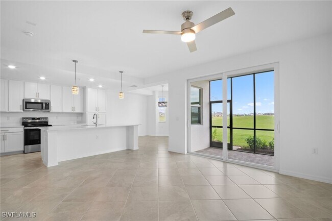 Building Photo - 15345 Grn Acrs Ave