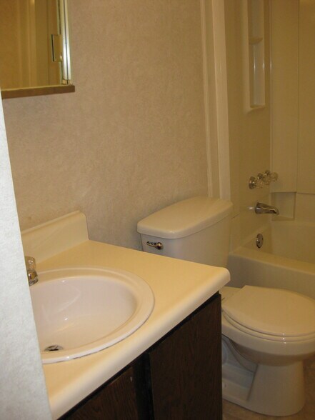 Building Photo - 260 Wilbur Dr NE