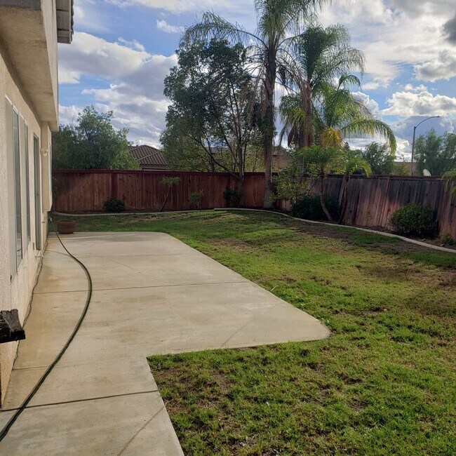 Building Photo - (Mission Grove) 5 BEDROOM, 1 bedroom downstairs! HOUSE!