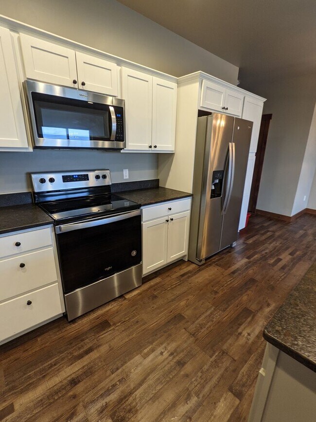 Primary Photo - 1601 Westwood Cir