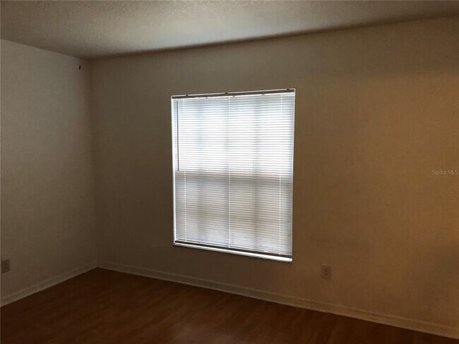 Building Photo - 1055 Kensington Park Dr
