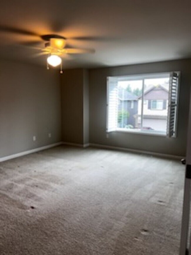 Building Photo - 5 Bedroom plus a Bonus Room in Gig Harbor