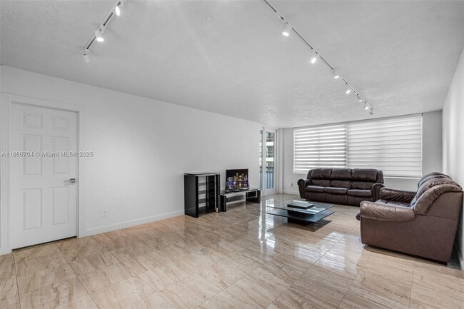 Building Photo - 5401 Collins Ave