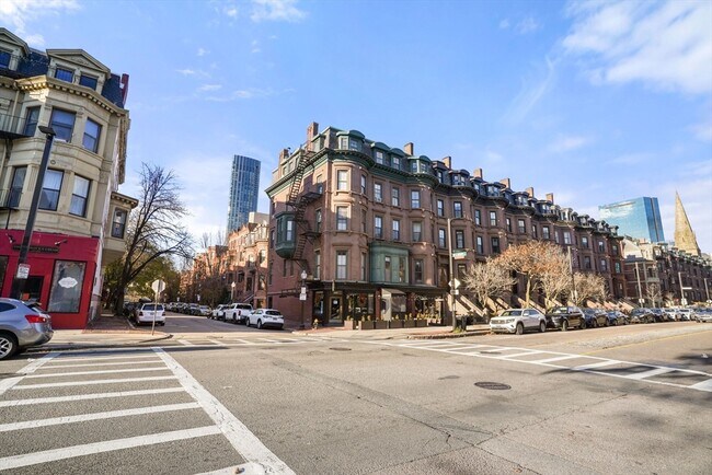 Building Photo - 533 Columbus Ave