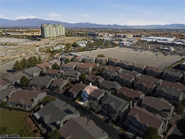 Building Photo - 972 Prestwick St