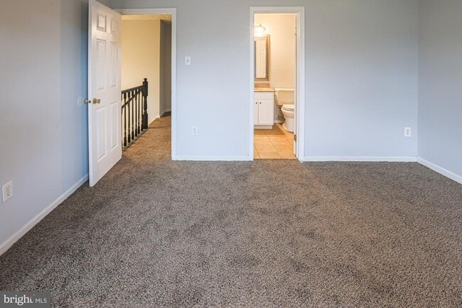 Building Photo - 13 Donn Ct