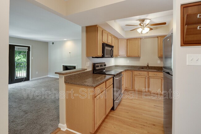 Building Photo - 1843 Fernspring Cove