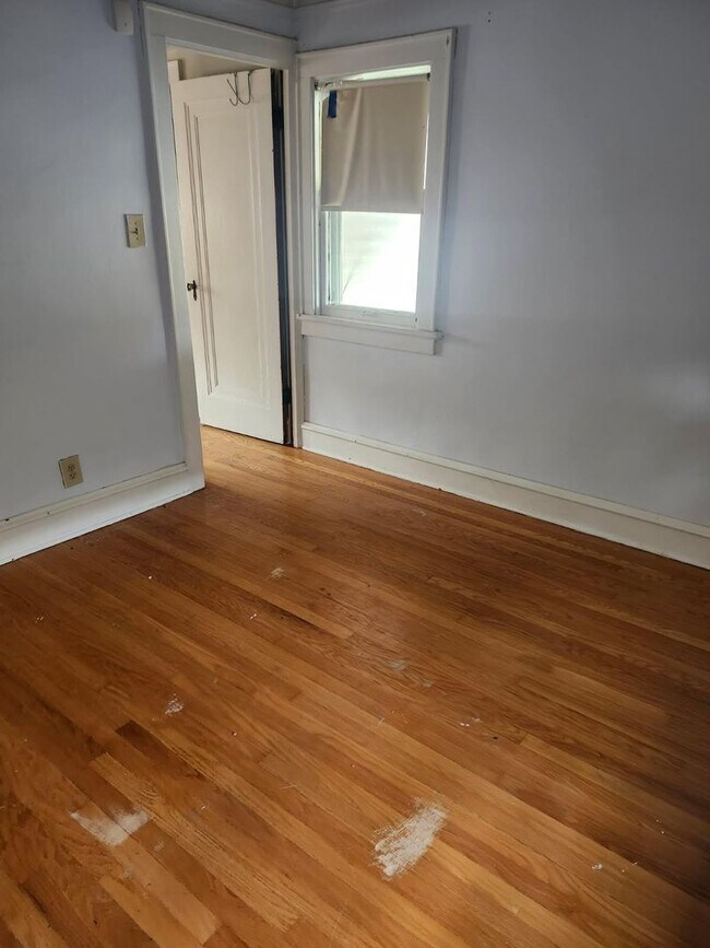 Building Photo - 2330 N 61st St