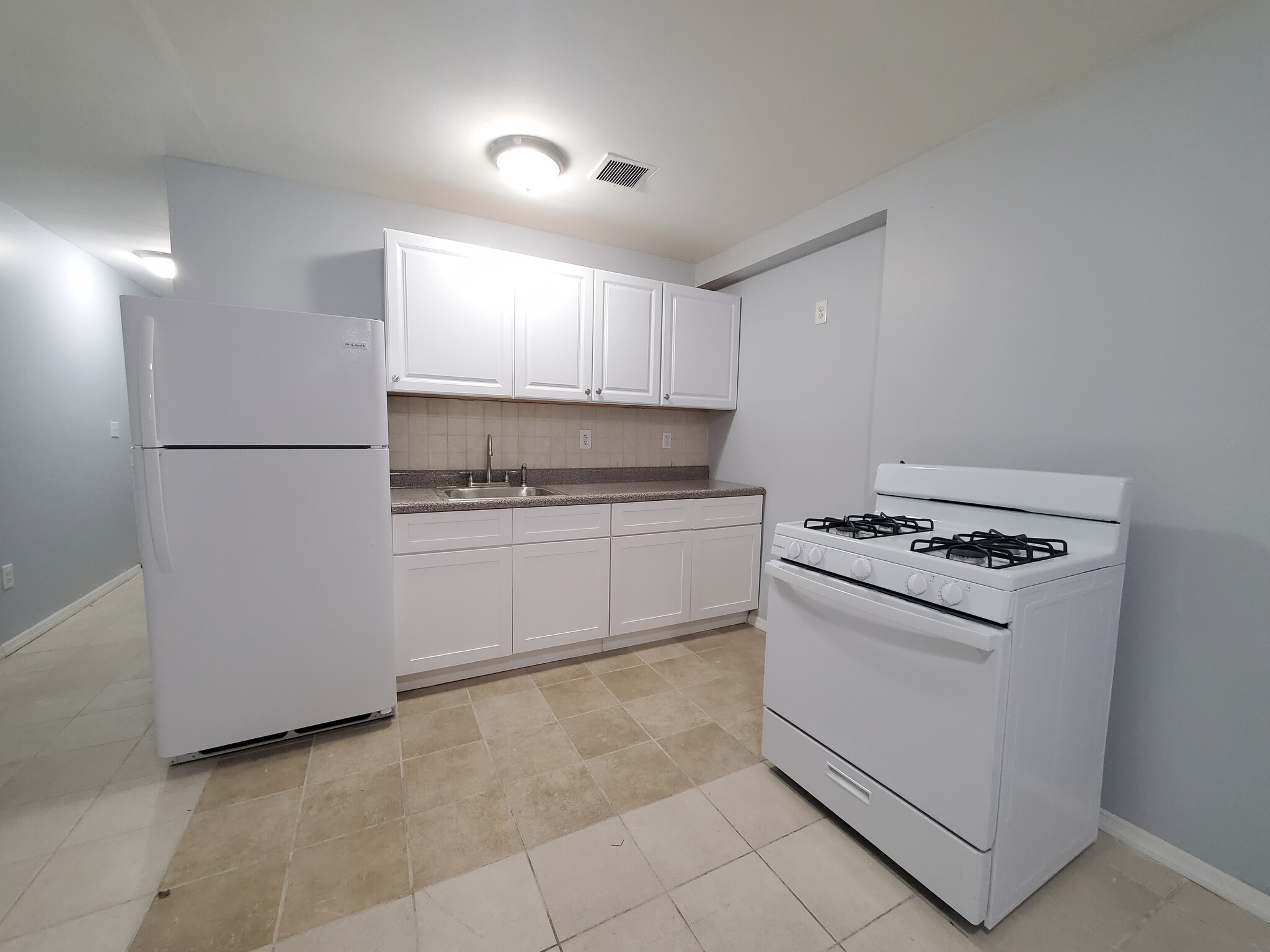 205 Union St 3 - 204 Union St