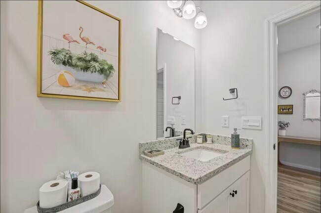 Building Photo - 2047 Hansel Hl Dr