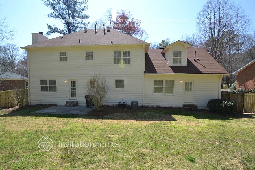 Building Photo - 2498 Quentin Dr