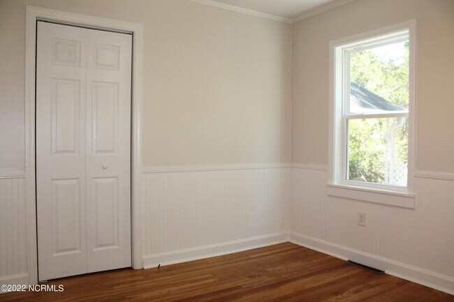 Building Photo - 275 Piney Ln