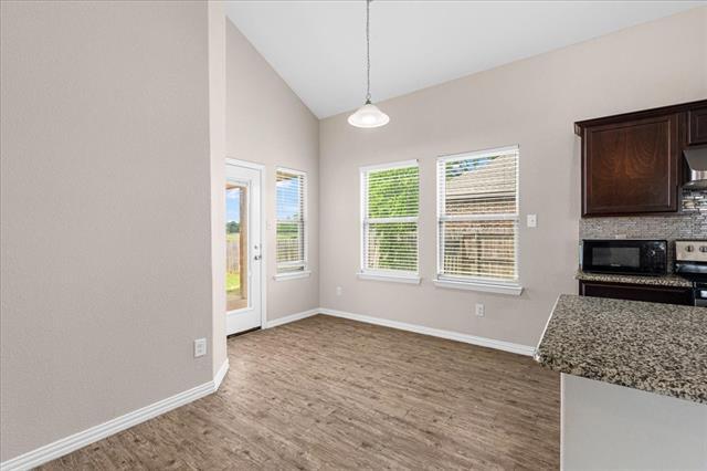 Building Photo - 710 Woodcrest Dr