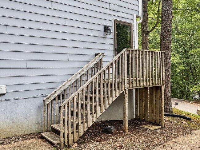 Building Photo - Cary Townhome