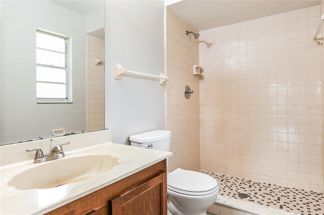 Building Photo - 4609 Wellesly Dr