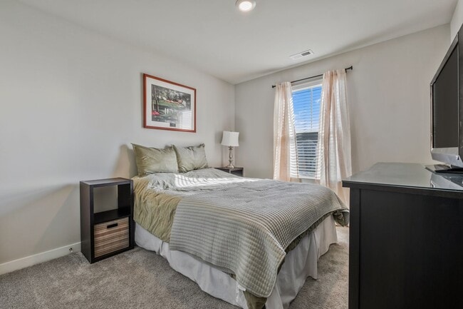 Building Photo - 1006 Baltusrol Ln