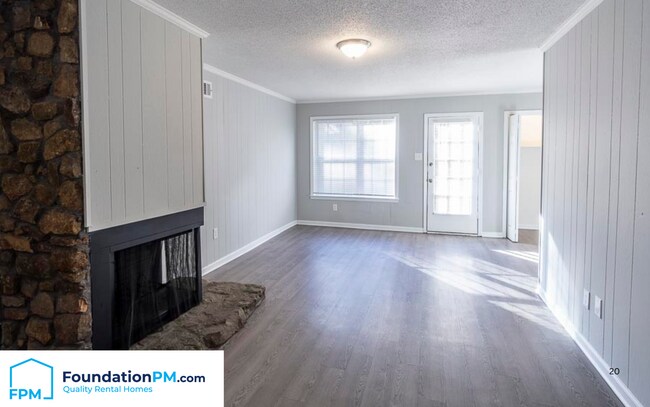 Building Photo - 2041 Dawson Ln