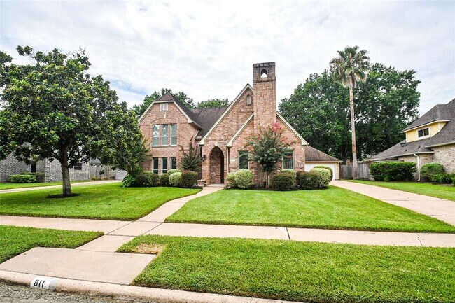 Building Photo - 811 Sugar Plum Cir