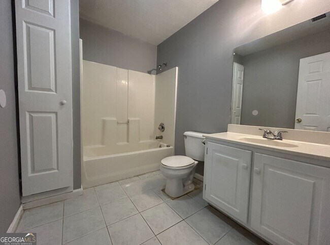 Building Photo - 8 Westhaven Dr NW