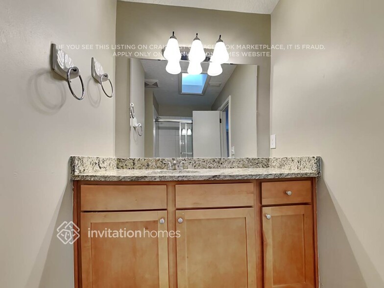 Building Photo - 8652 Villa San Jose Dr E