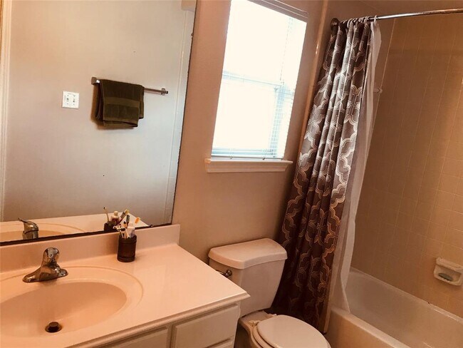 Building Photo - 2418 Slate Ridge Ln