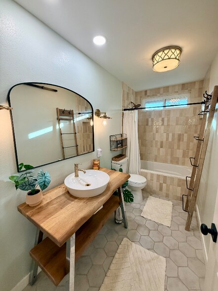 Building Photo - 942 Ruby Dr