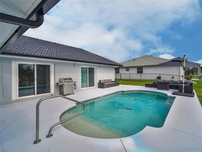 Building Photo - 2 Cedar Ct